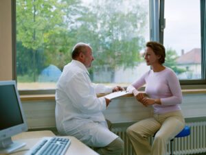 Consultation-with-an-Oral-Surgeon