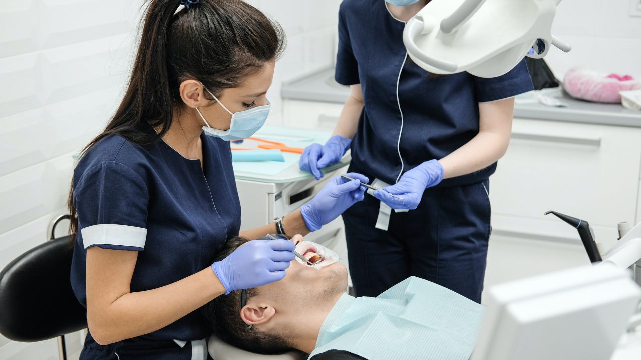 is hydrogen peroxide safe for teeth whitening