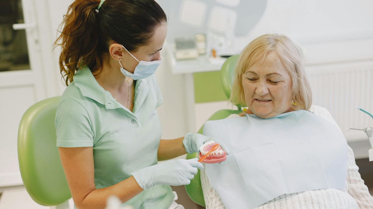 dentures vs dental implants